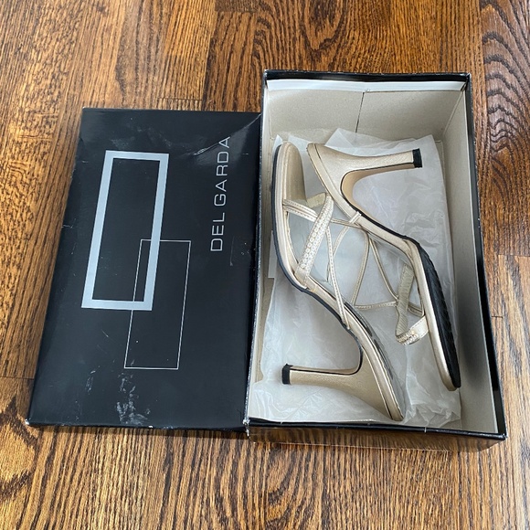 Del Garda Heel Sandals - Sz 6.5 - Picture 16 of 16